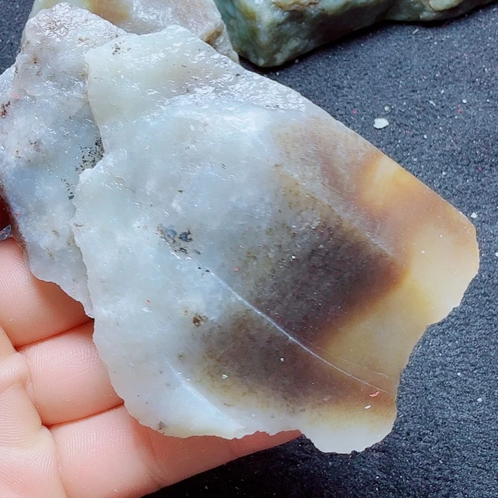 未镶嵌和田玉（糖玉）珠宝半成品
