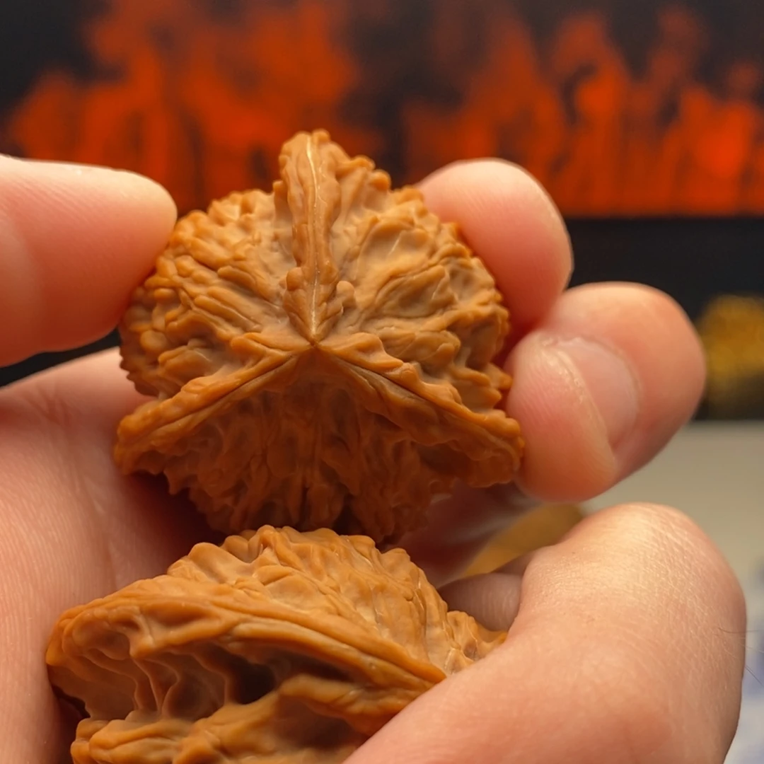 无***车文玩核桃把件盘山