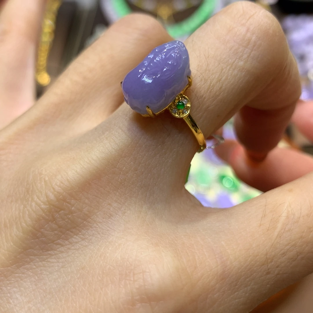 颈饰18K金镶嵌翡翠