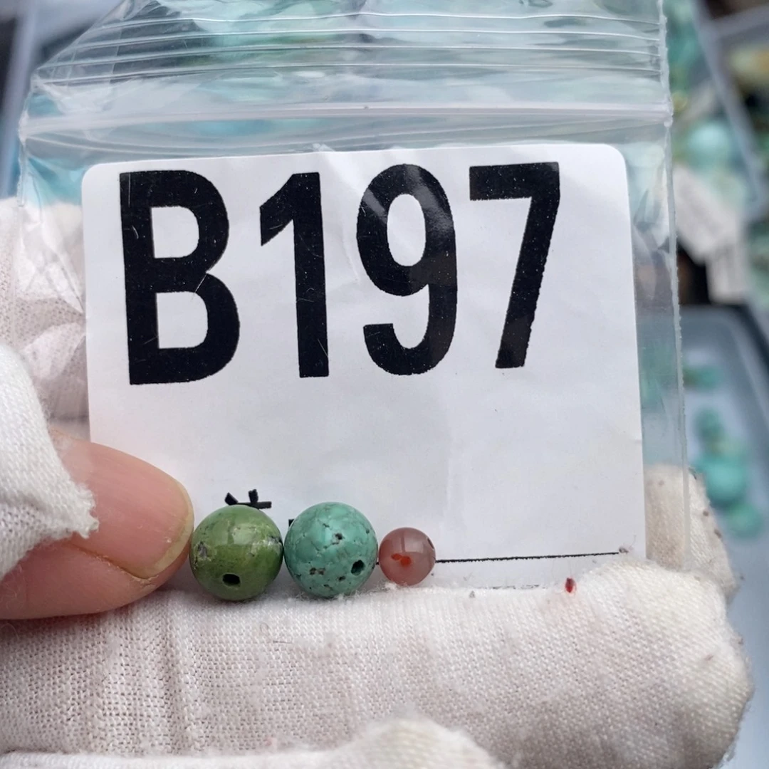 未镶嵌卡8圆珠一对南红玛瑙