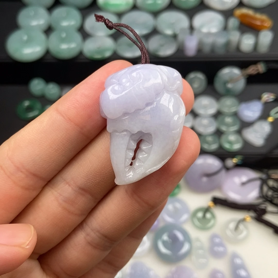 颈饰未镶嵌翡翠蟹钳 有钱花