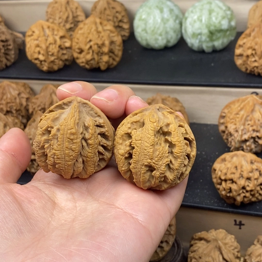 把件文玩核桃绣球36