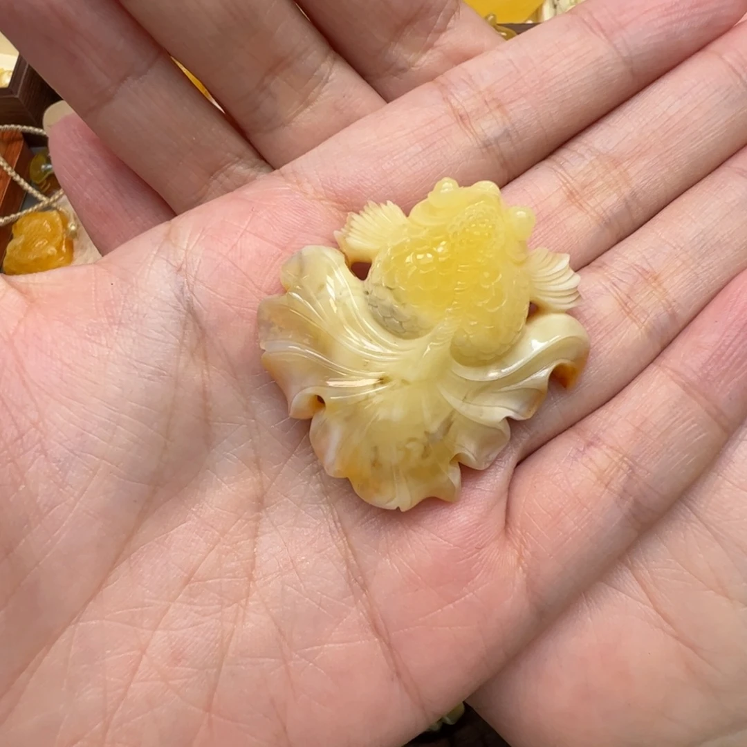 奶***手蜜蜡未镶嵌裸石蜜蜡