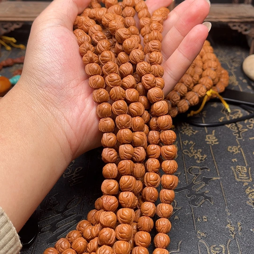 吊坠桃核玉龙薄挂