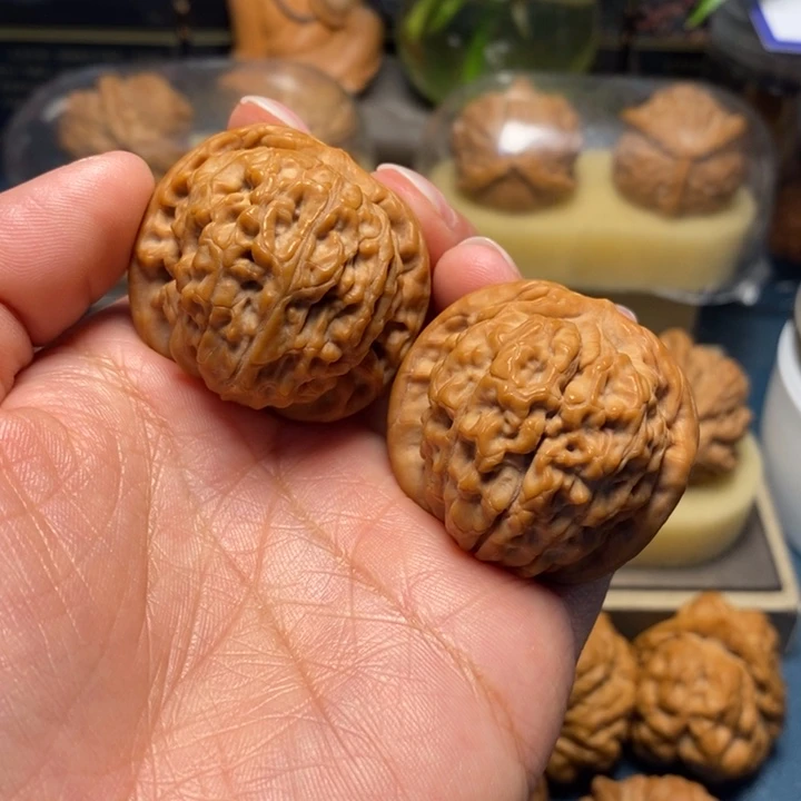 【闪购商品】把件文玩核桃莲花