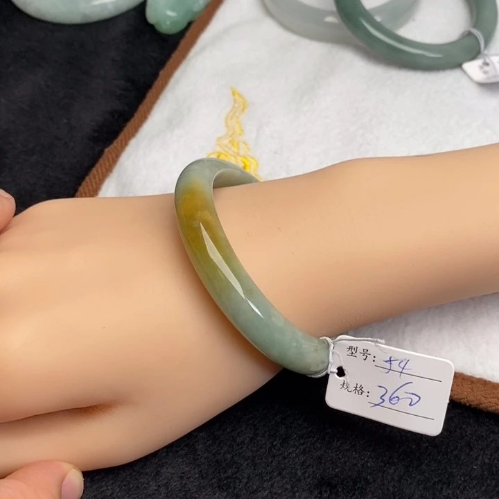 翡翠未镶嵌手镯13589447