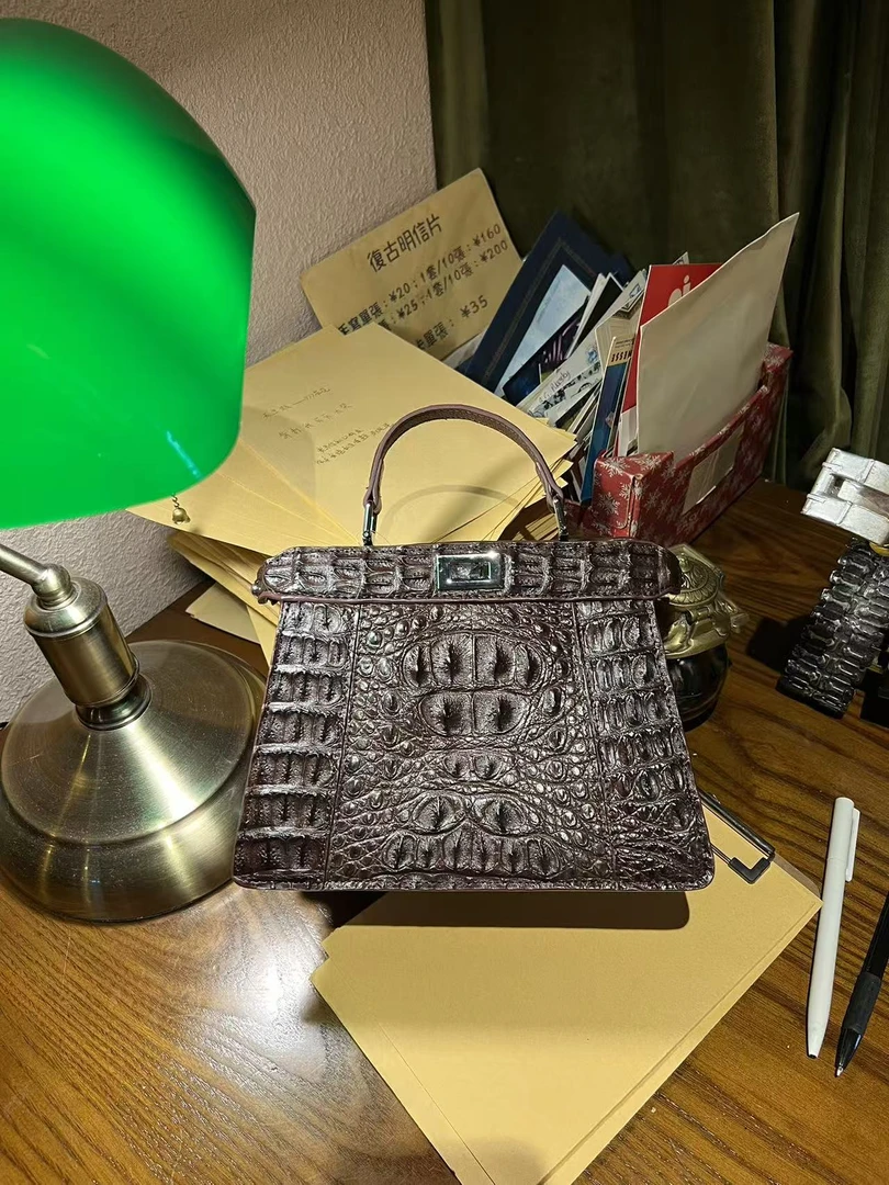 鳄骨猫猫包，野性萌趣