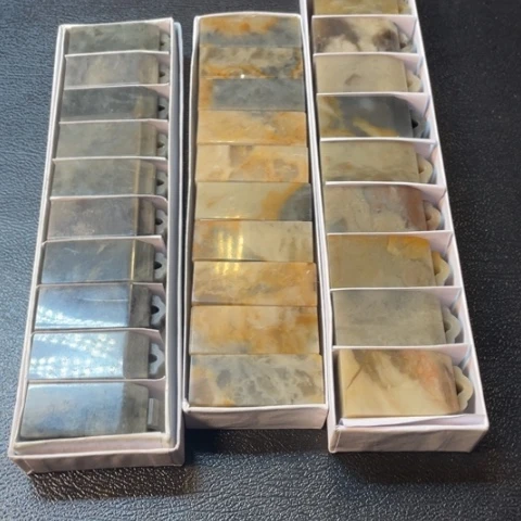 伊犁石印石有***刻2.0素，2.0如，2.5如各一组