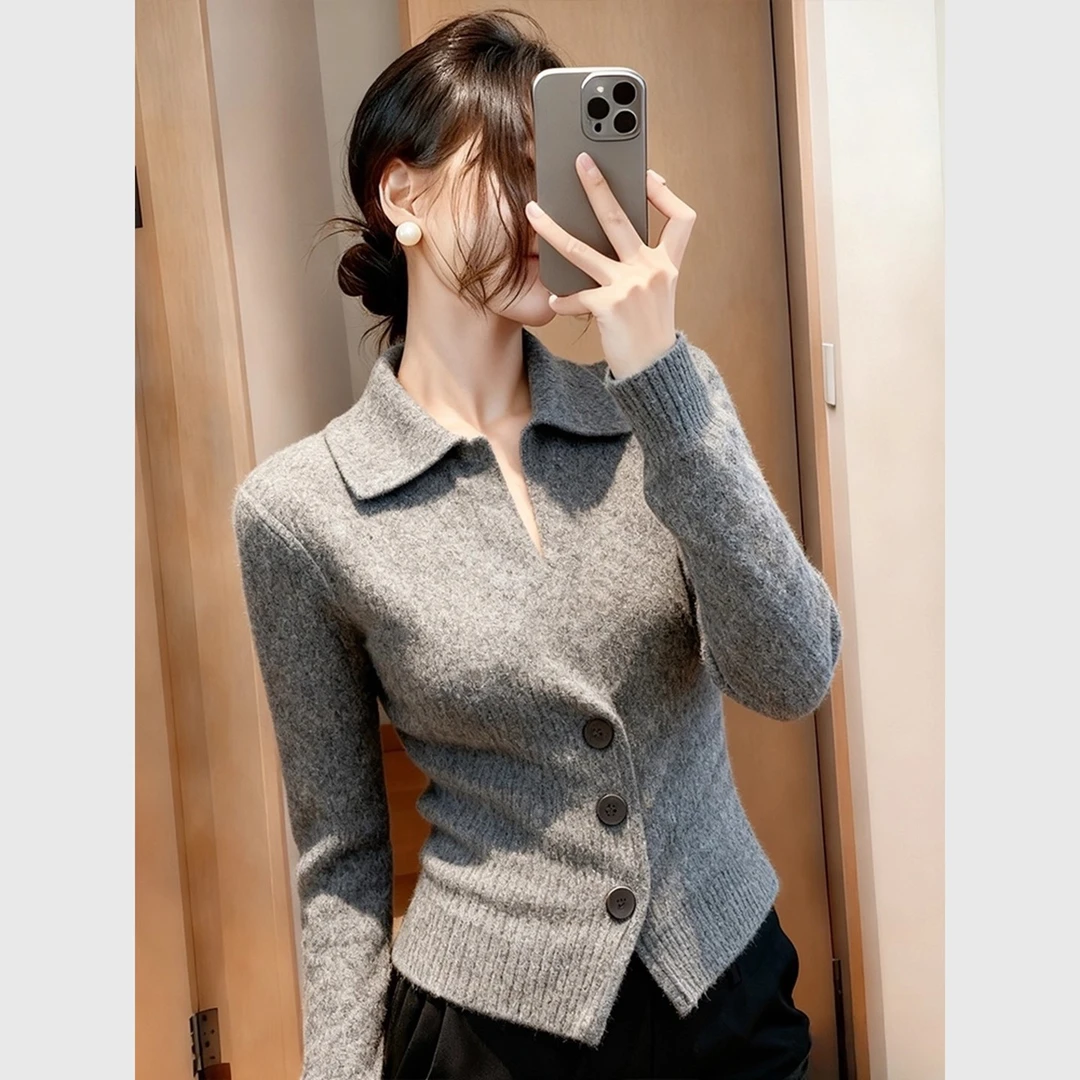 韩系温柔休闲通勤风灰色毛衣秋季新款高级感修身显瘦翻领针织上衣