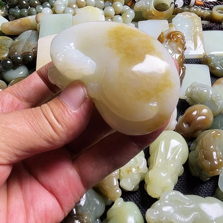 翻***起吊坠(不含链)未镶嵌和田玉