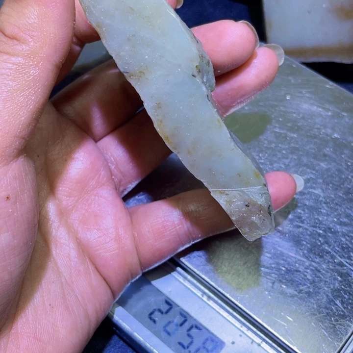 和田玉未镶嵌珠宝半成品