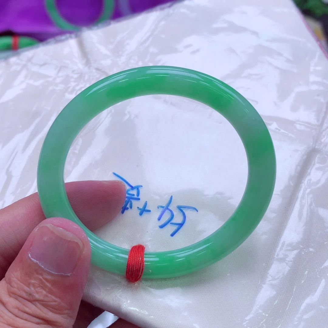 呕***吼未镶嵌手镯翡翠翡翠