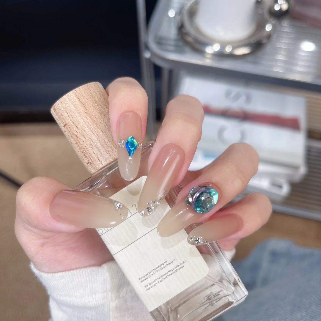 蓝鸟 纯欲裸色穿戴甲手工高级感轻奢美甲贴片渐变美甲