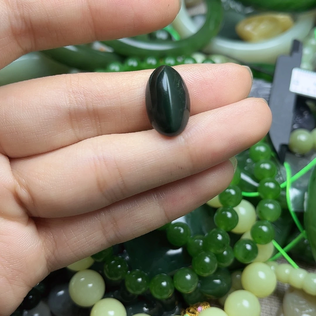 和田玉（碧玉）未镶嵌颈饰