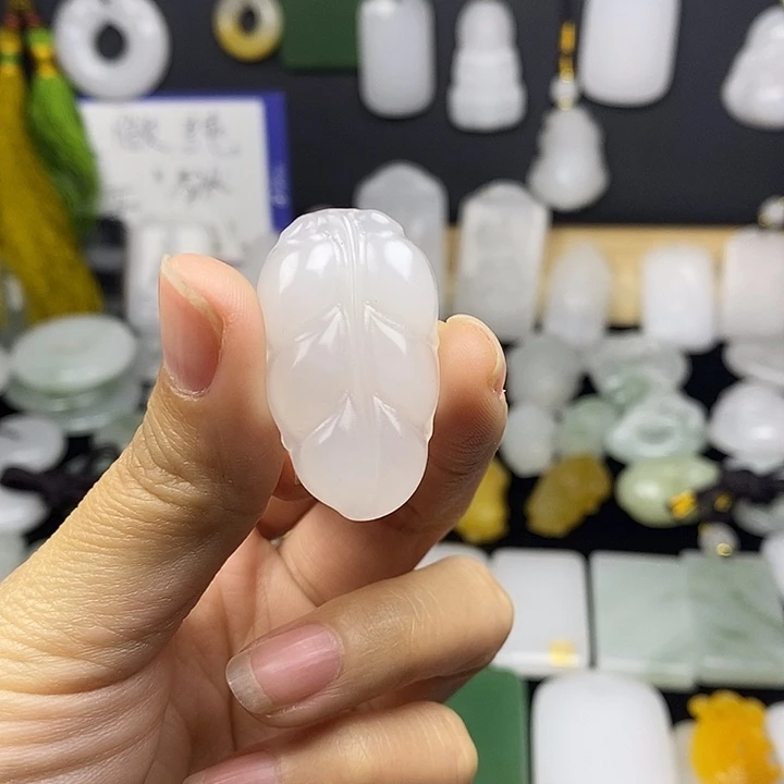 石英质玉颈饰未镶嵌