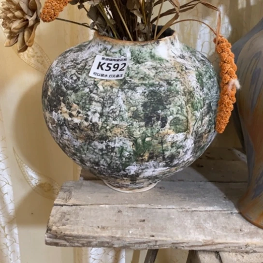 瓶景德镇陶瓷。景德镇陶瓷