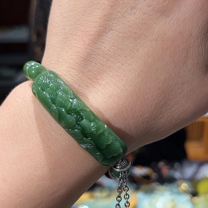 颈饰未镶嵌和田玉（糖玉）