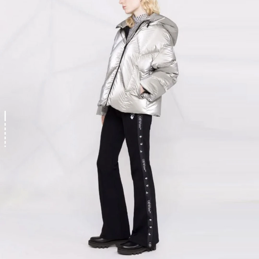 99新 MONCLER 银色羽绒服/尺码2/E0361
