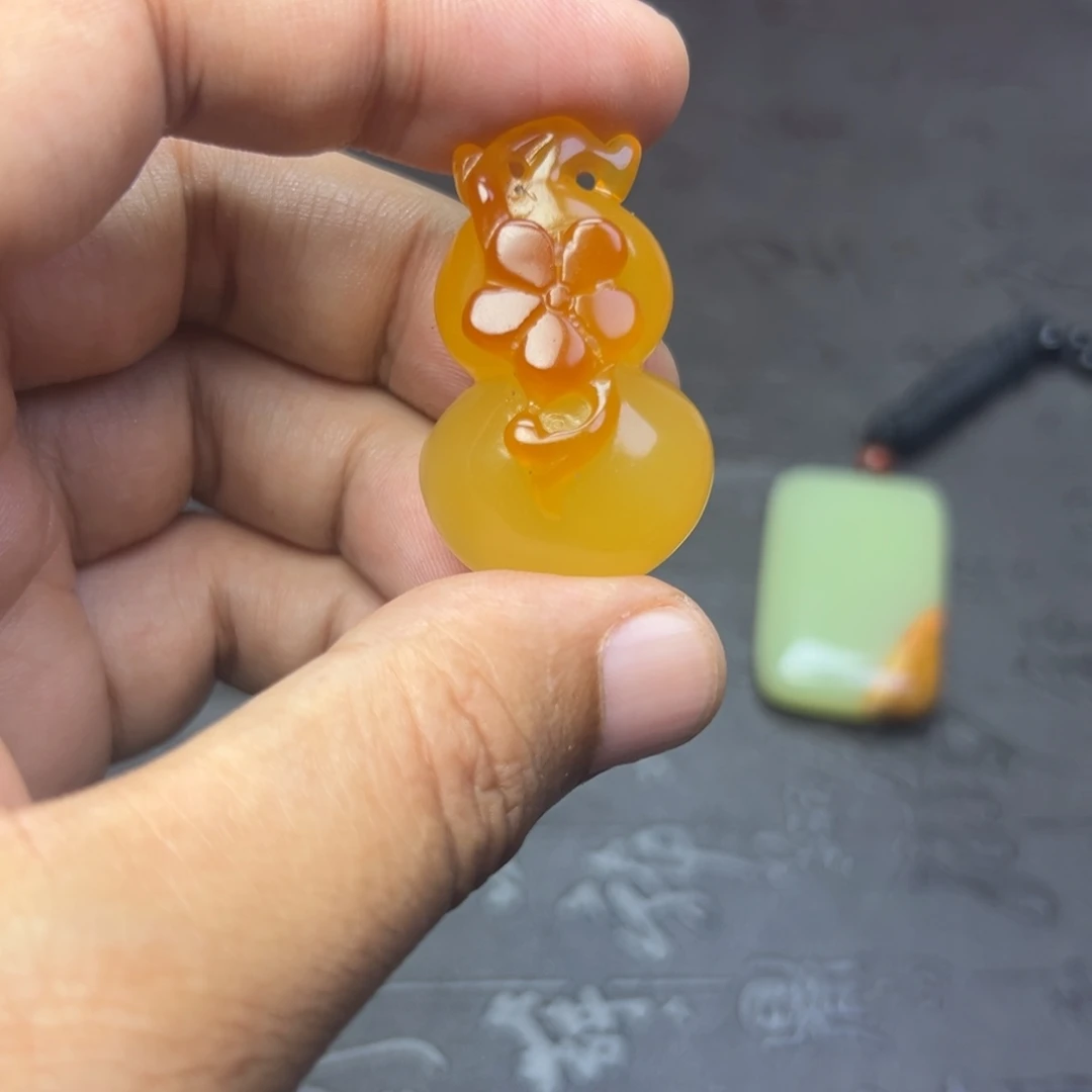 慢***点玛瑙/玉髓未镶嵌时尚潮流手把件吊坠