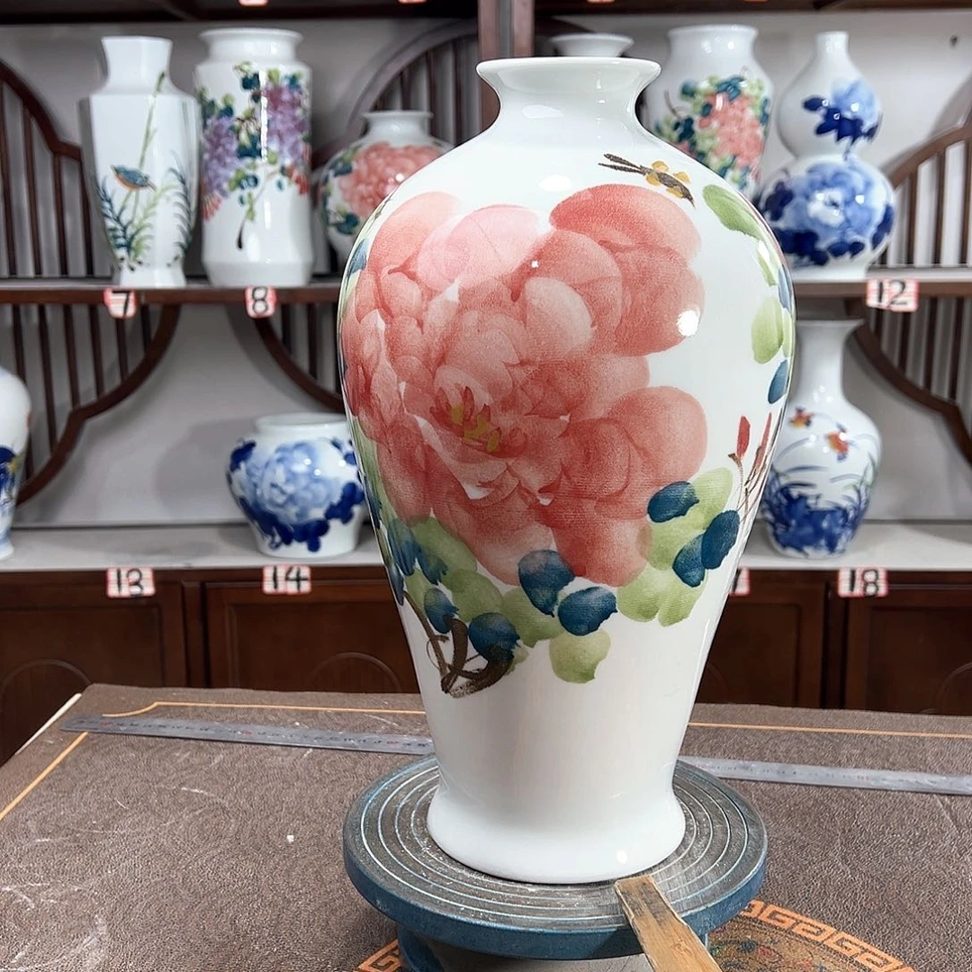 摆件景德镇陶瓷梅红牡花