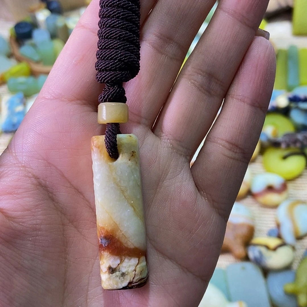 未镶嵌蛇纹石玉挂件