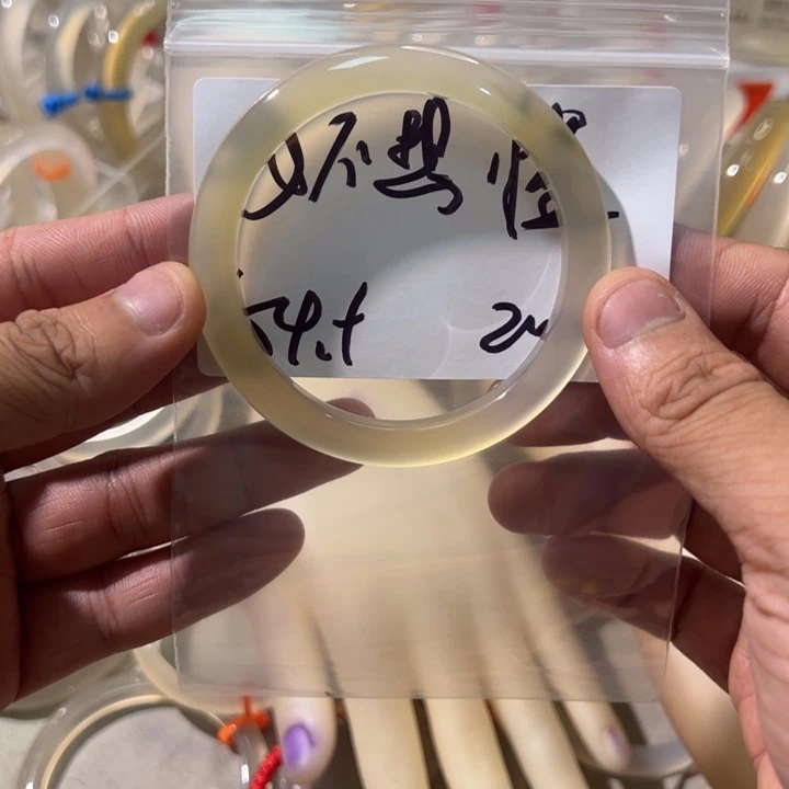 玛瑙/玉髓手镯未镶嵌我**懂2单发一根