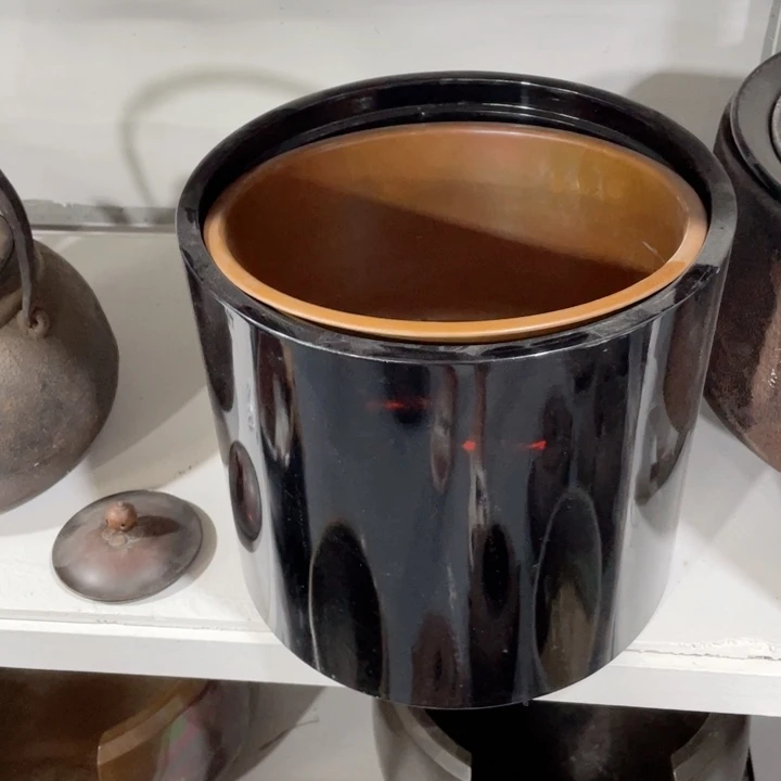瓷片M***人瓷器中出土瓷器多以此作为