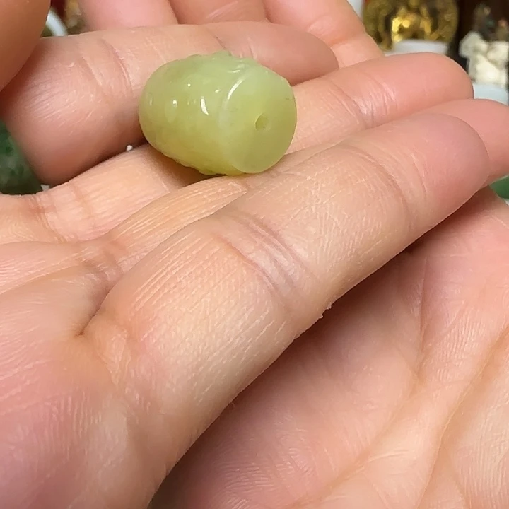 和田玉（糖玉）未镶嵌颈饰器物之美手工雕刻