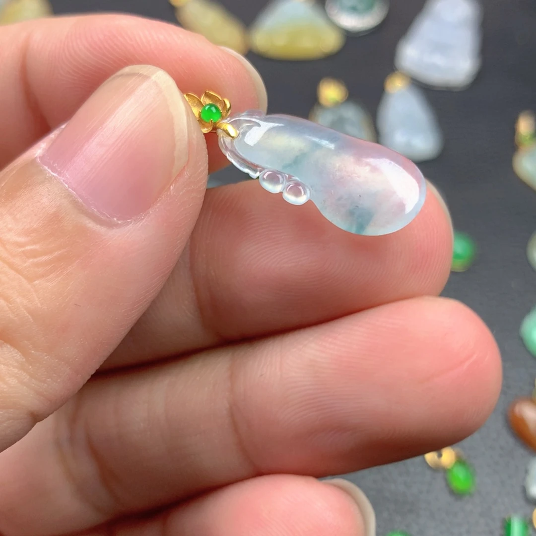 【闪购商品】颈饰18K金镶嵌翡翠翡翠