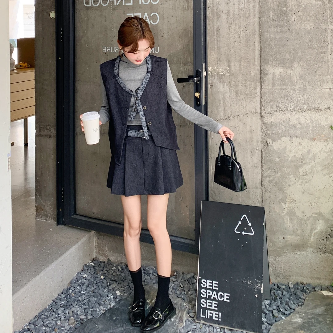 印花小香风马甲百褶裙套装2025新款女早秋气质巨好看小个子一整套