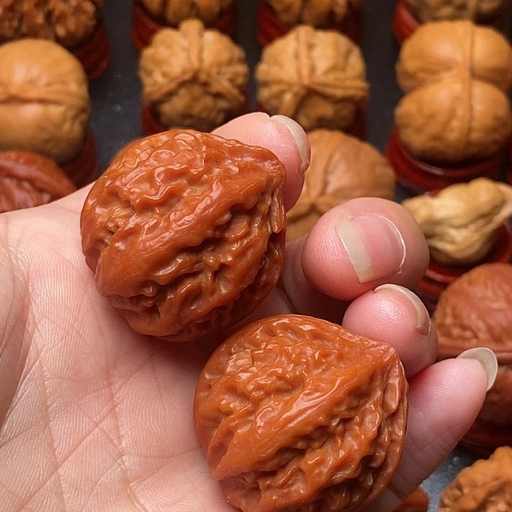 文玩核桃吊坠霸王龙