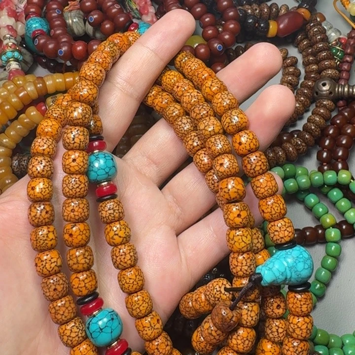 琉璃颈饰k****拉哈哈哈哈