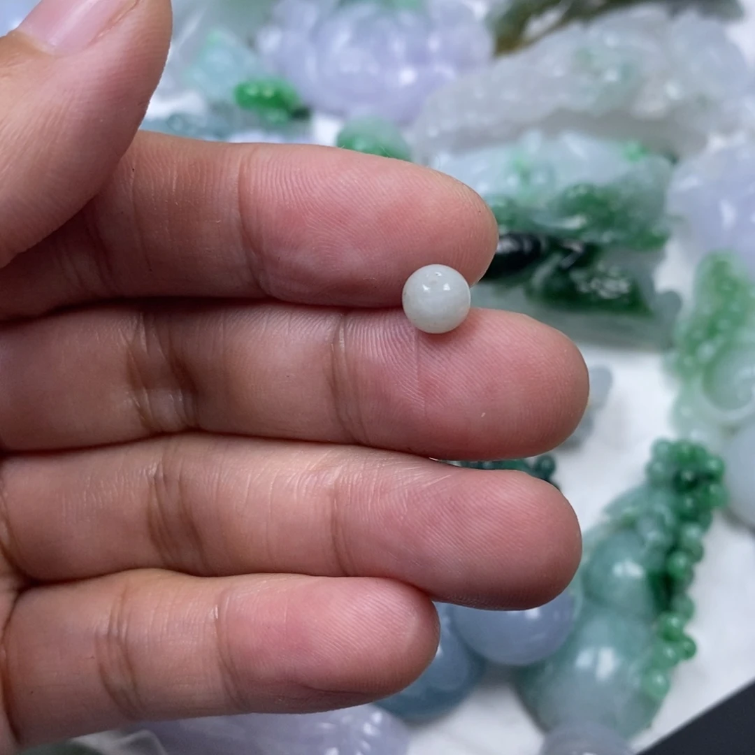 颈饰未镶嵌翡翠卜*缘翡翠