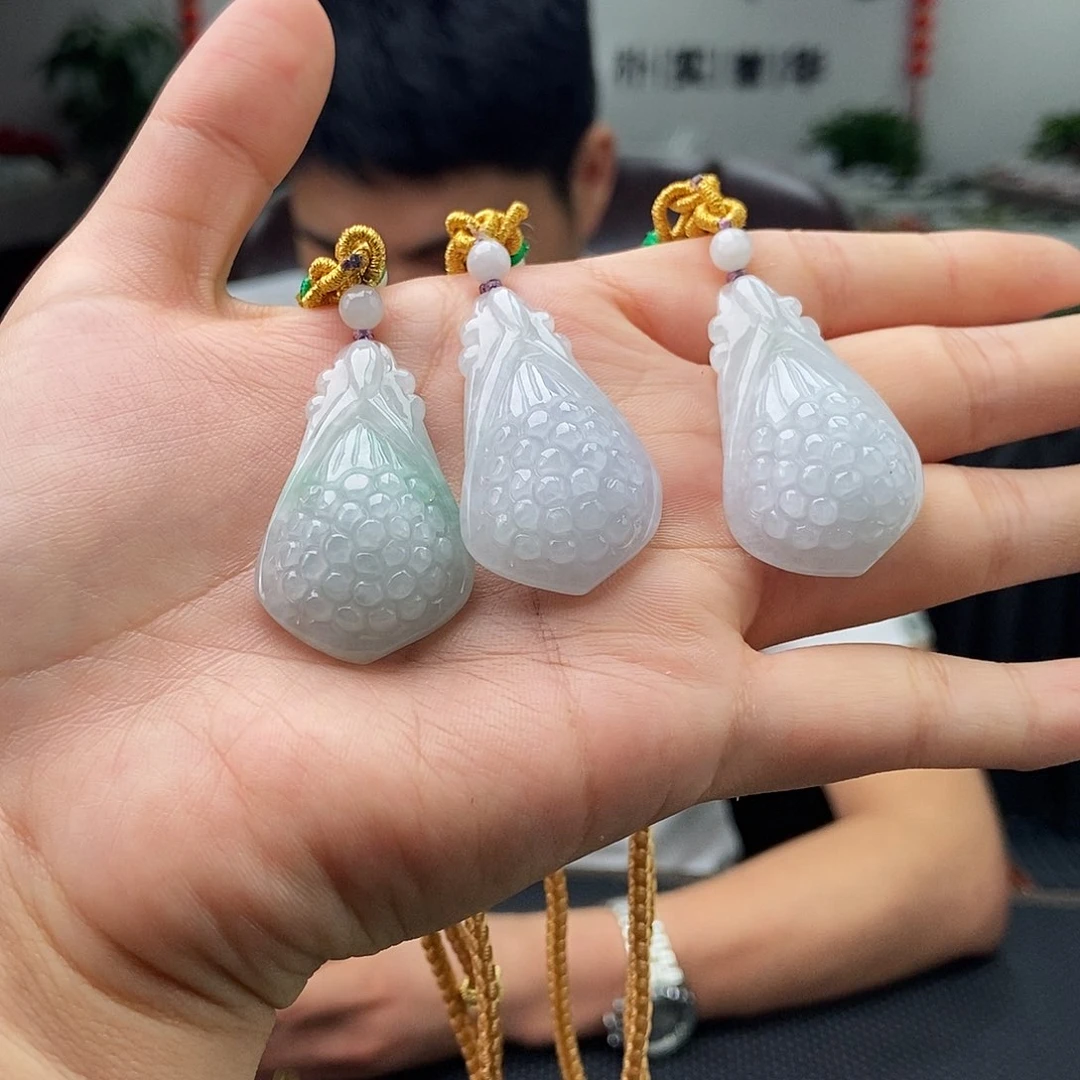 翡翠未镶嵌颈饰颜色多样性发拍一发一