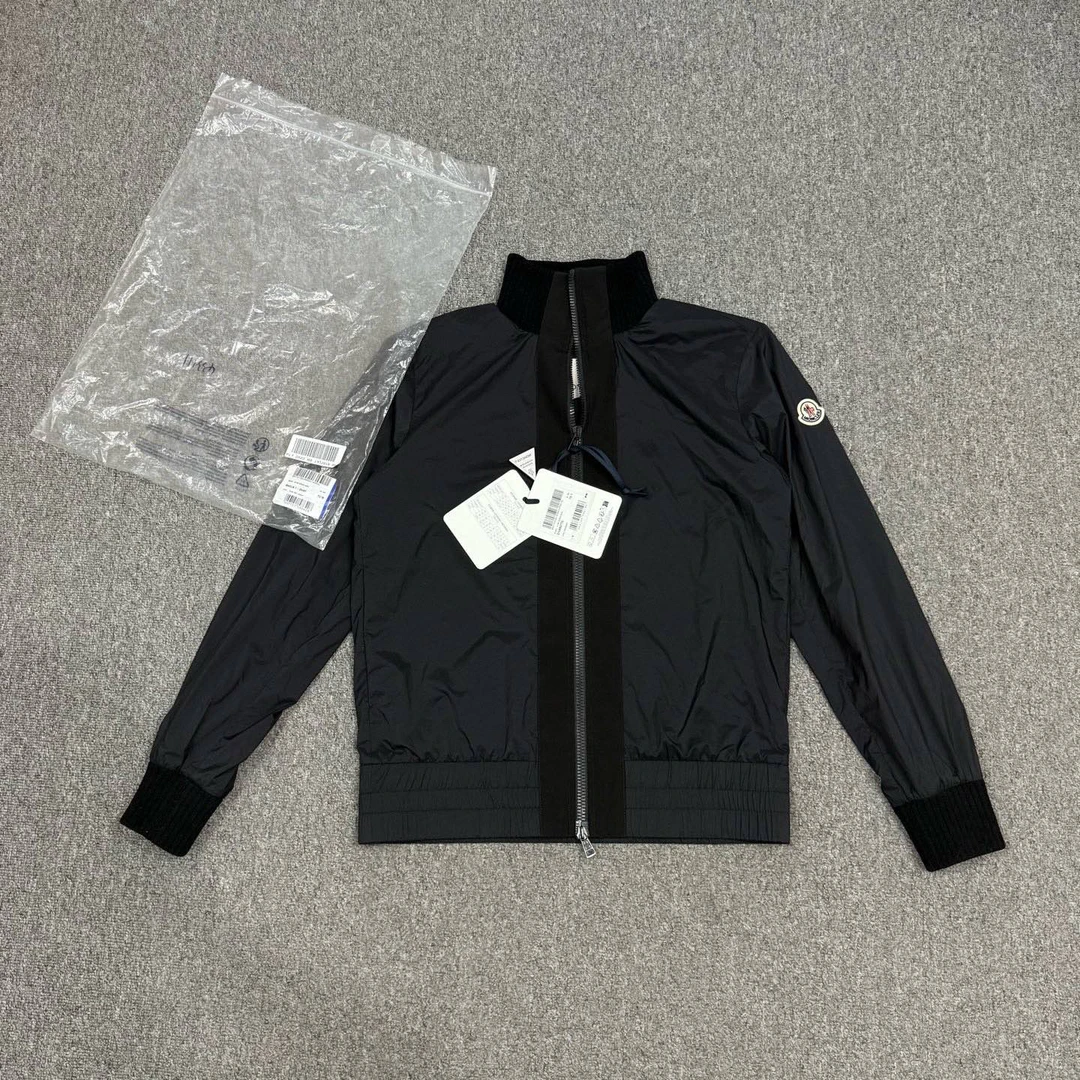未使用 MONCLER/蒙口 15620894新款黑色尼龙针织立领夹克外套1码