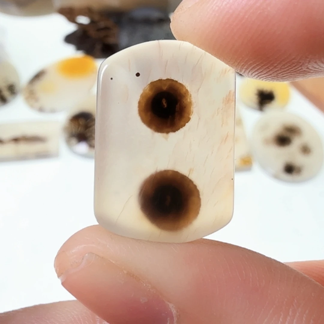 玛瑙/玉髓未镶嵌珠宝半成品