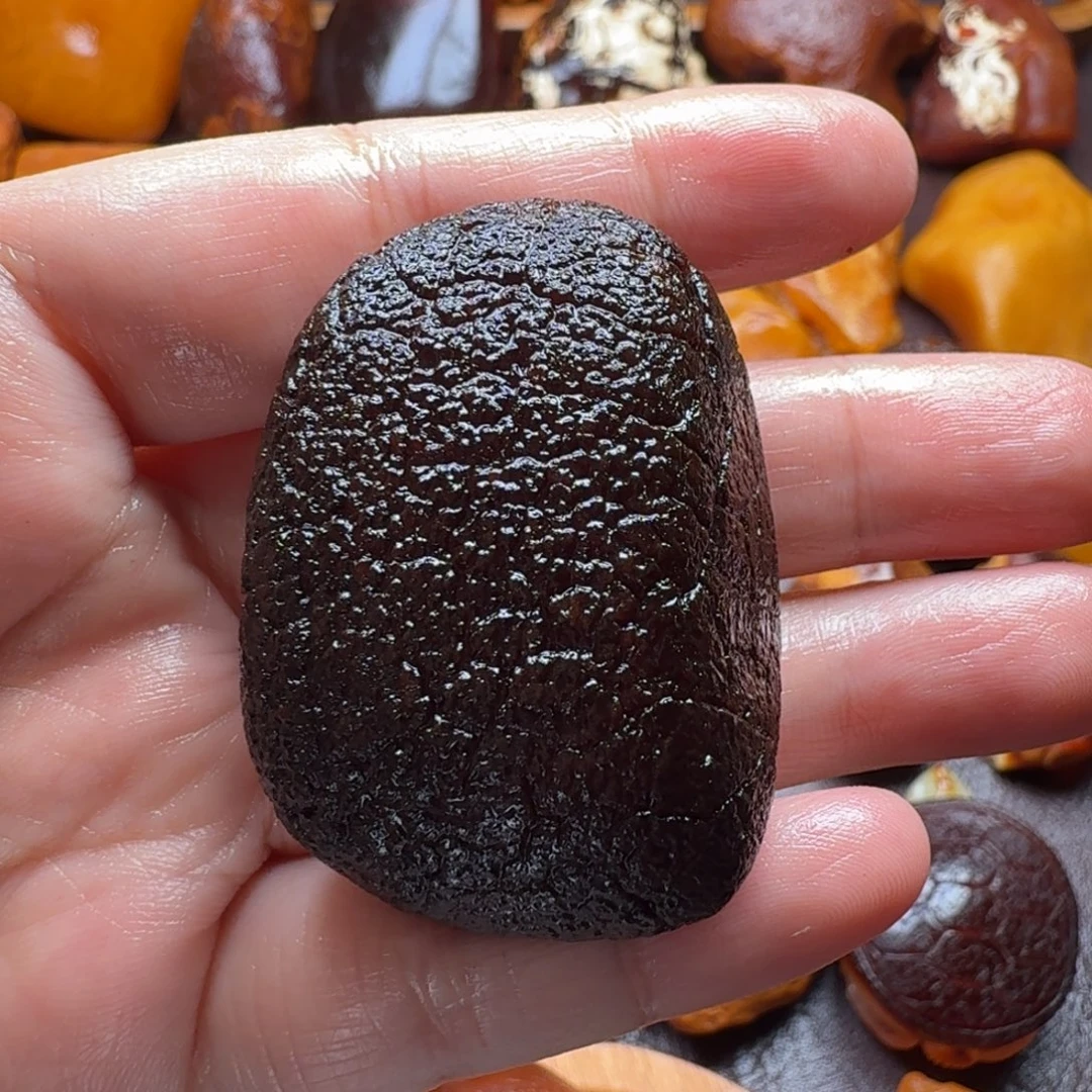 定制琥珀未镶嵌荔枝纹原石