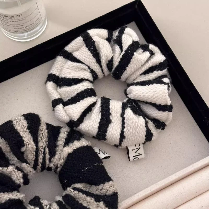 时尚洋气发绳质感黑白条纹发饰布艺大肠发圈百搭韩版少女高颜值新