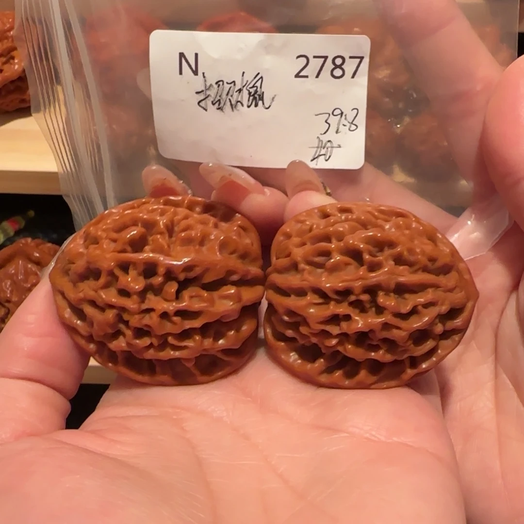 追***单吊坠文玩核桃招财鼠39精品