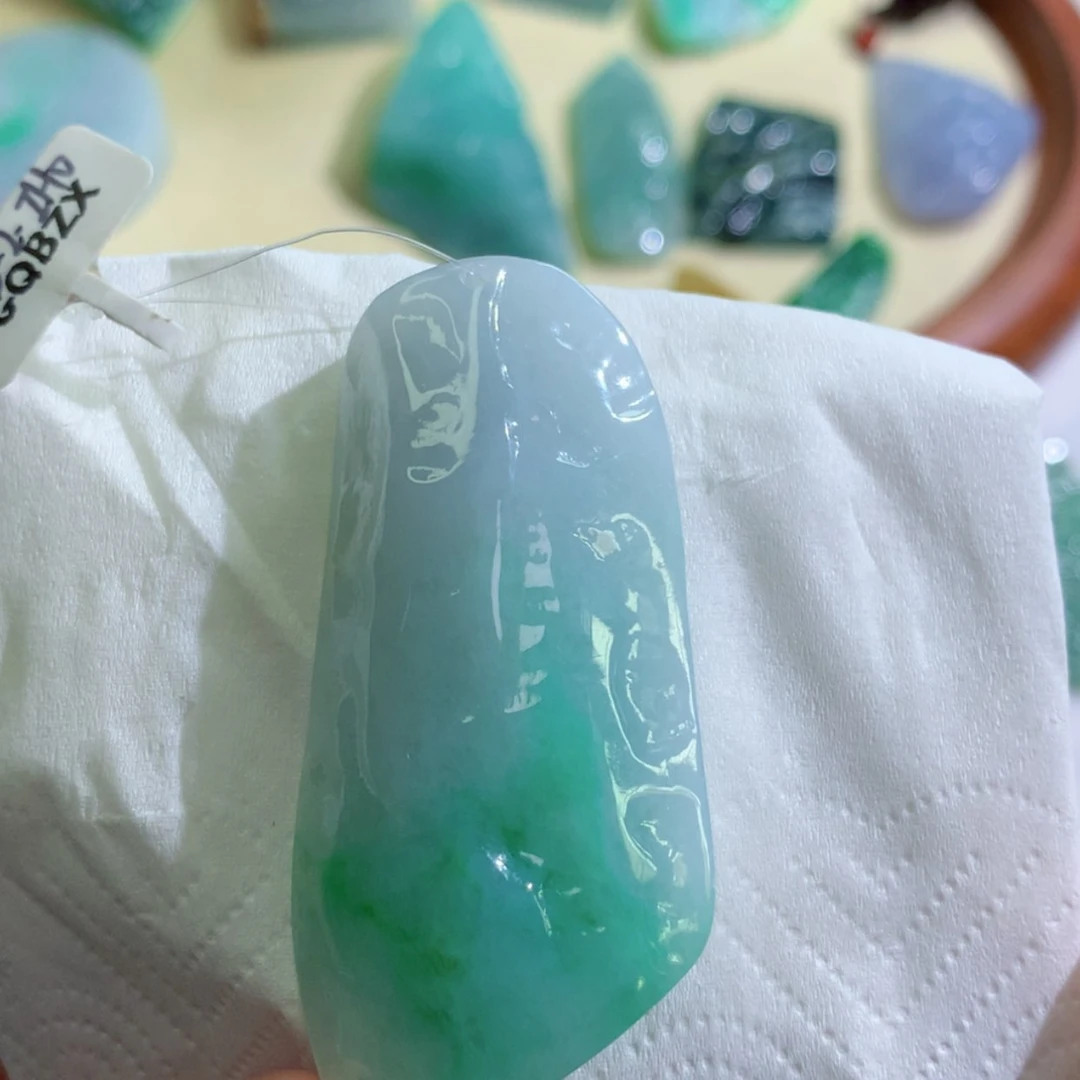 【闪购商品】翡翠吊坠(不含链)未镶嵌 9995