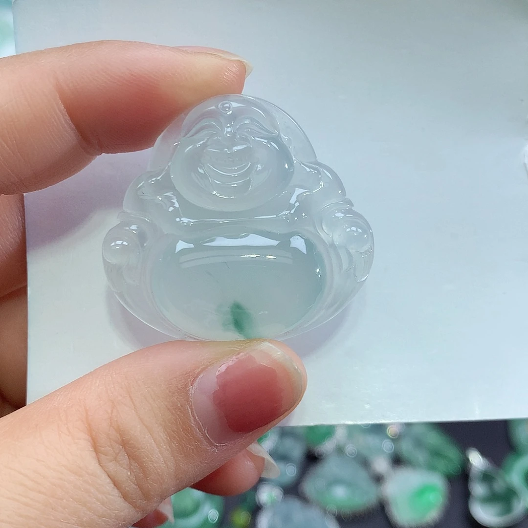 翡翠未镶嵌颈饰佛公