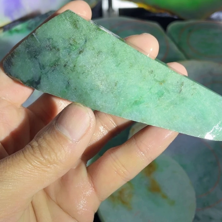 翡翠未镶嵌挂件片料