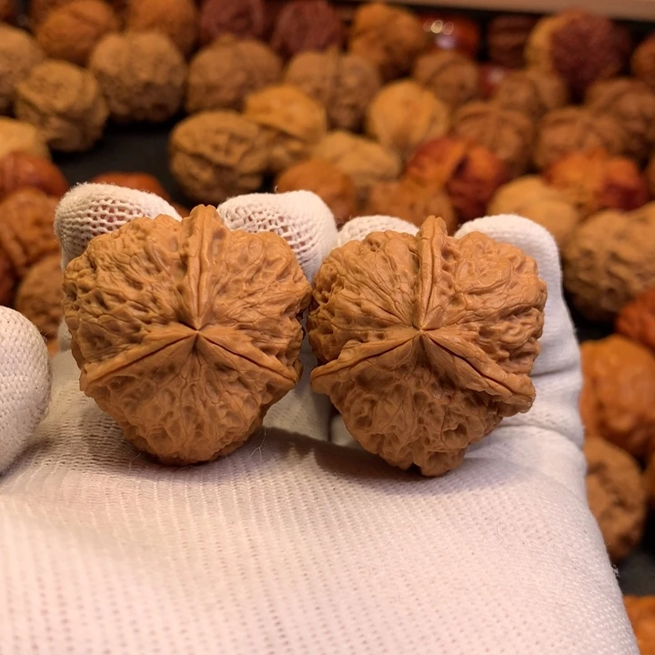 文玩核桃吊坠17……….