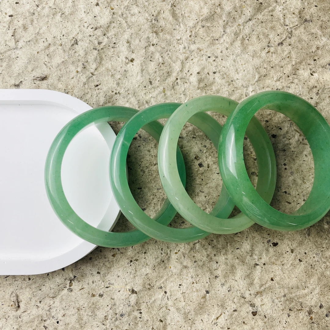 天然玉石 冰透翠绿手镯  多样性发货 拍一发一 D105（东陵玉）