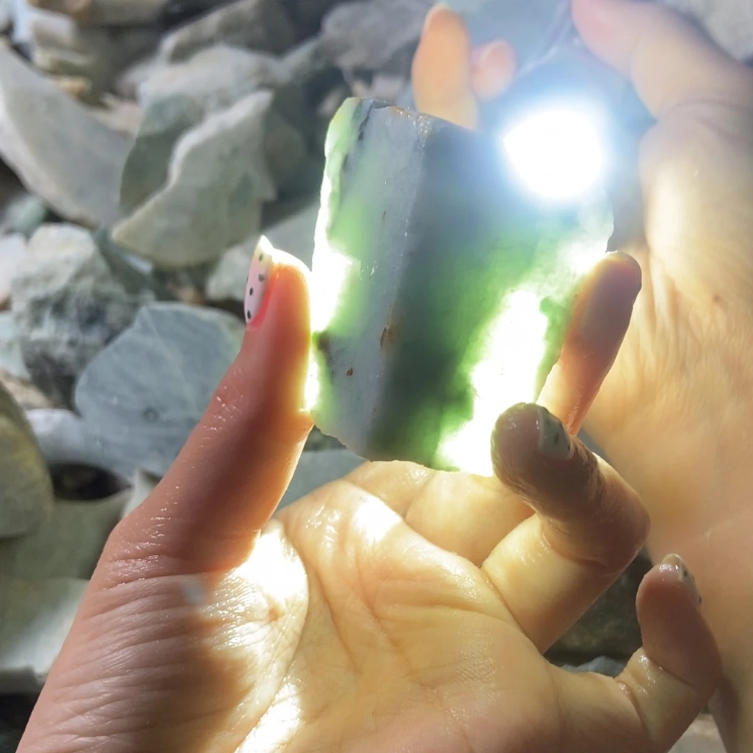 翡翠未镶嵌挂件天然翡翠