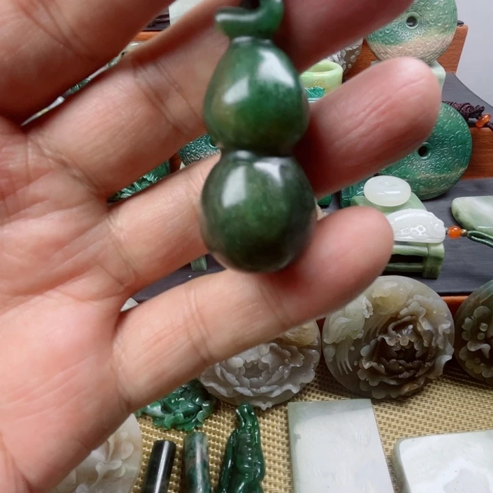 独山玉未镶嵌珠宝半成品