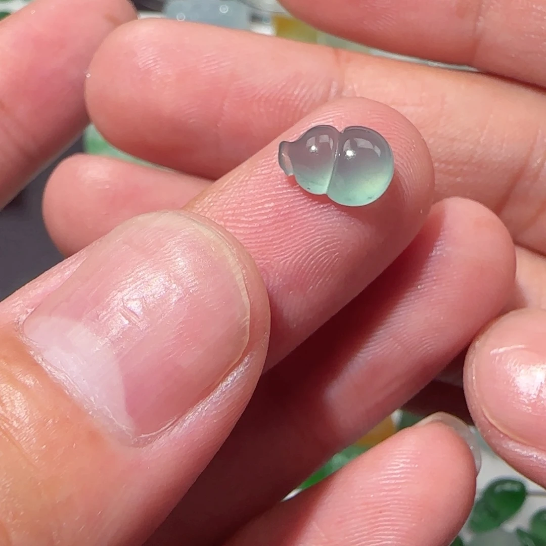 定制翡翠未镶嵌天然翡翠葫芦