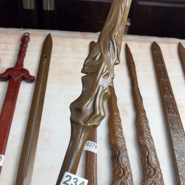 非洲紫檀（红花梨）柴**人编号234重蚁木