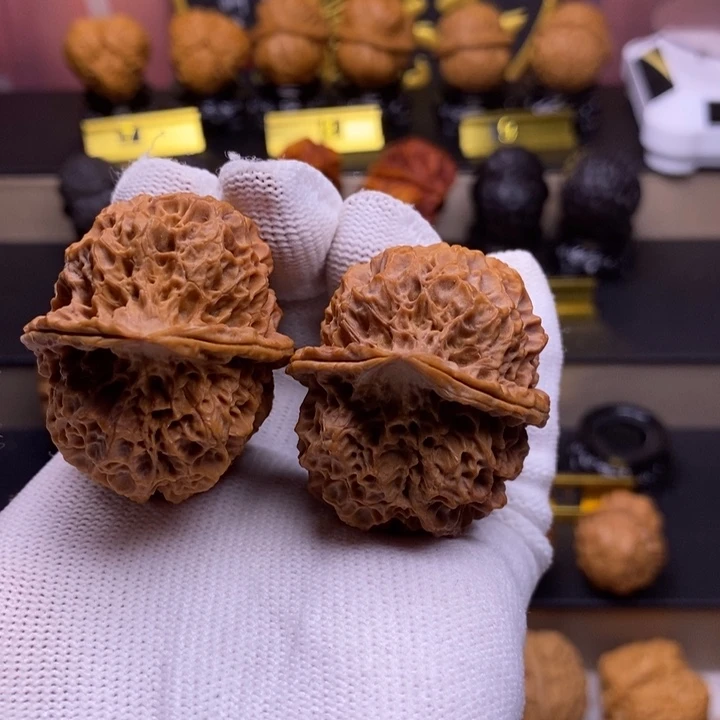 文玩核桃把件绣花鞋42尺
