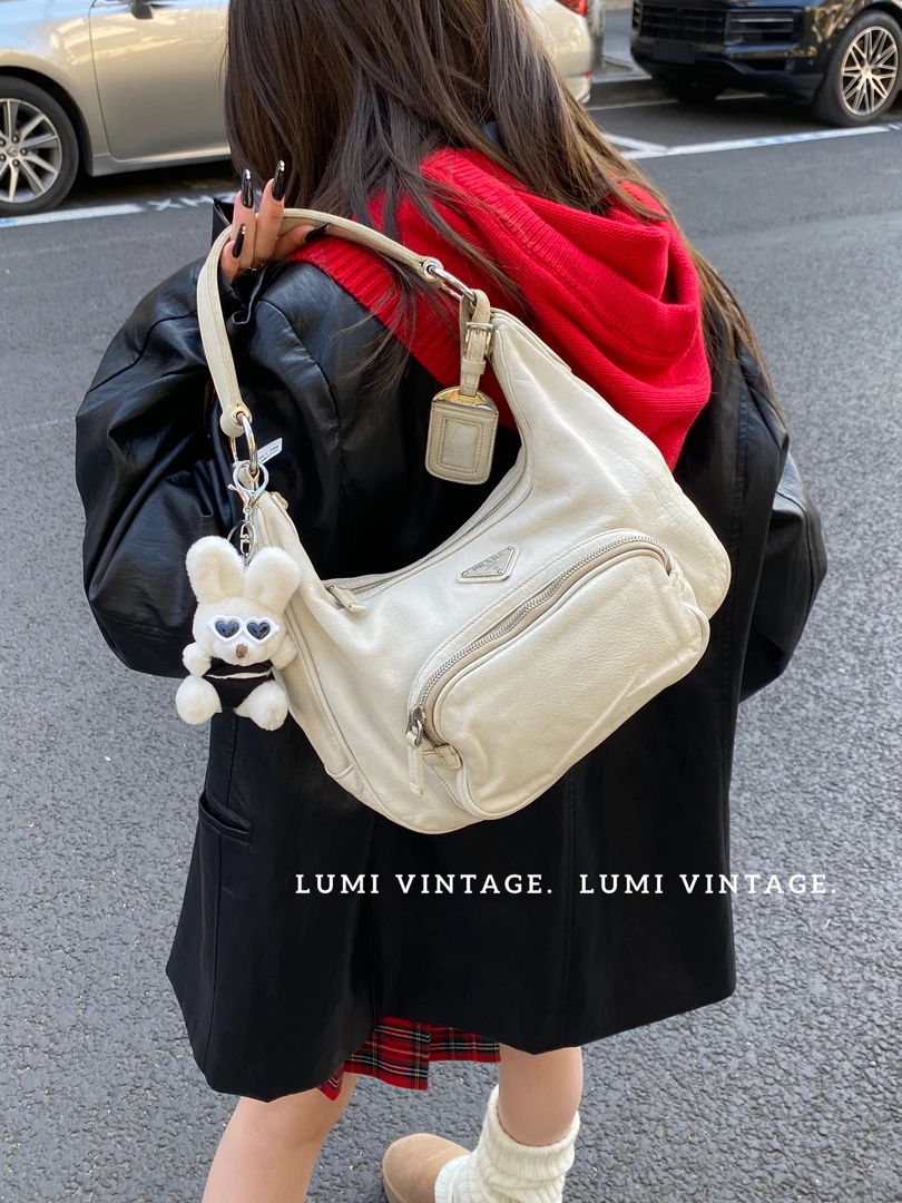 95新 Prada/普拉达 prada白银机车hobo包65833533